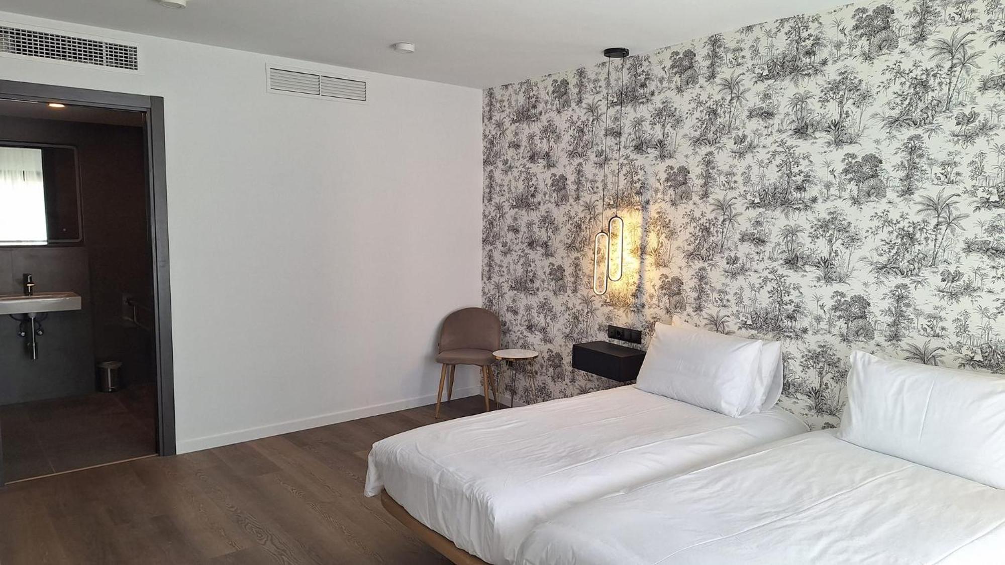 The Orange House Boutique Hotel And Upstairs Rooftop Bar Center Of La Cala De Mijas 100M From The Beach Habitación foto